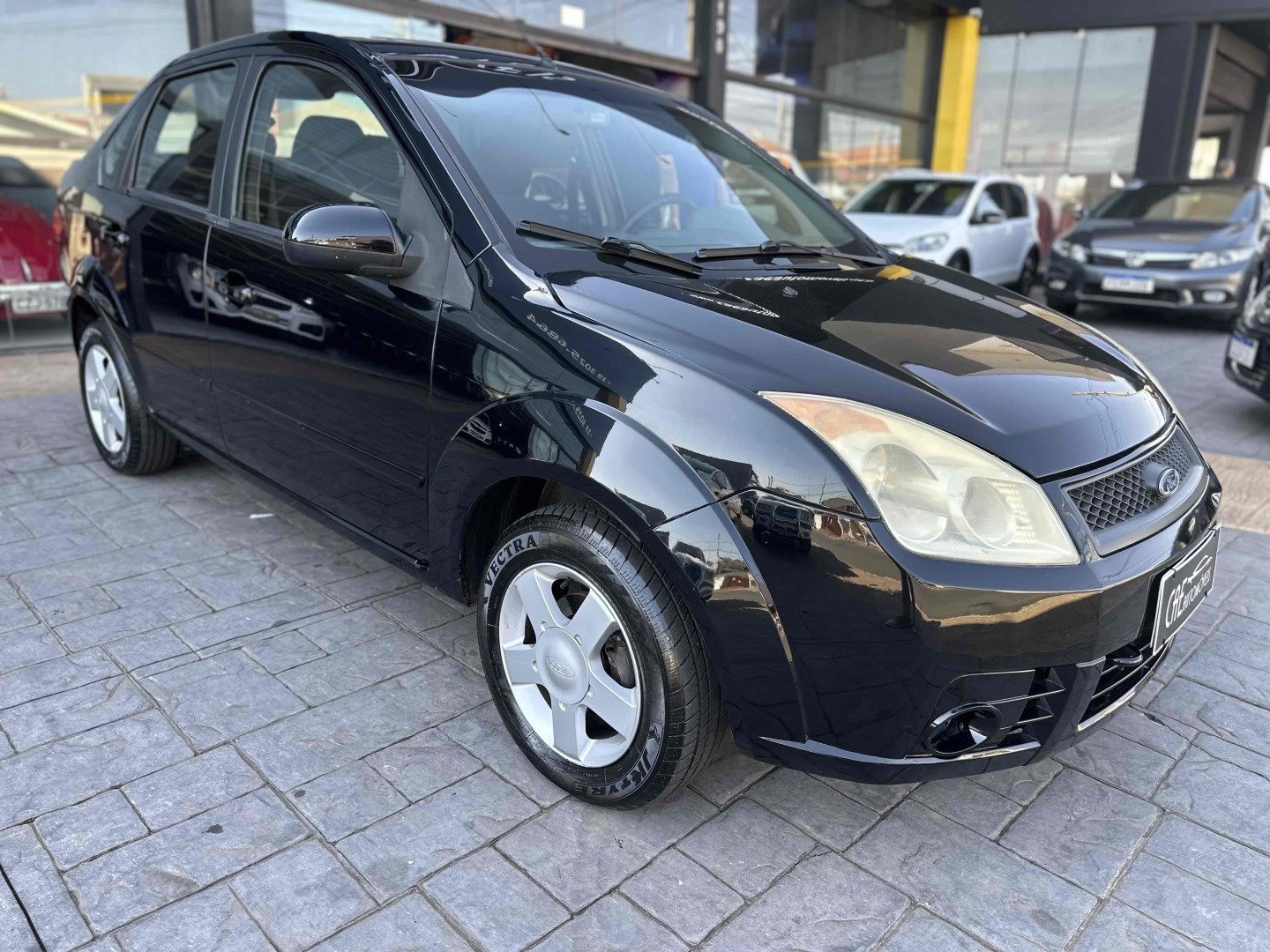 //www.autoline.com.br/carro/ford/fiesta-16-sedan-8v-flex-4p-manual/2008/santa-barbara-doeste-sp/24819799