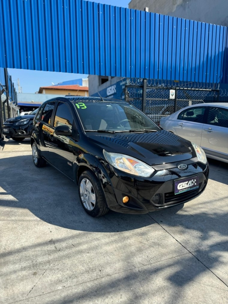 //www.autoline.com.br/carro/ford/fiesta-16-hatch-rocam-8v-flex-4p-manual/2013/sorocaba-sp/24863949