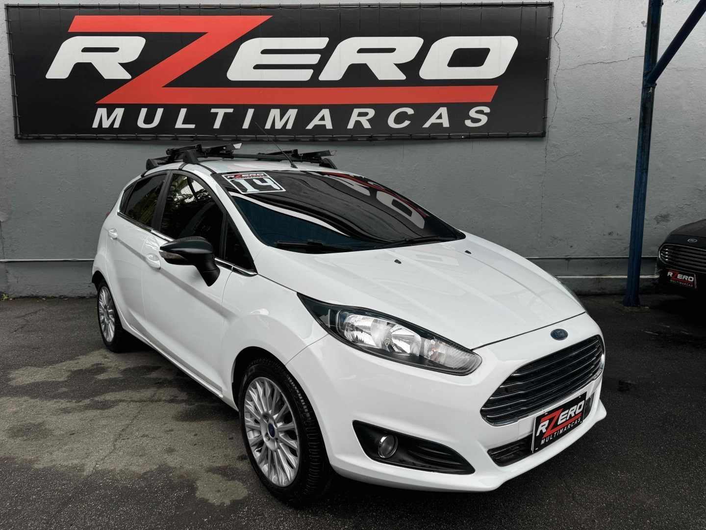 //www.autoline.com.br/carro/ford/fiesta-16-hatch-tivct-se-16v-flex-4p-powershift/2014/sao-paulo-sp/24882518