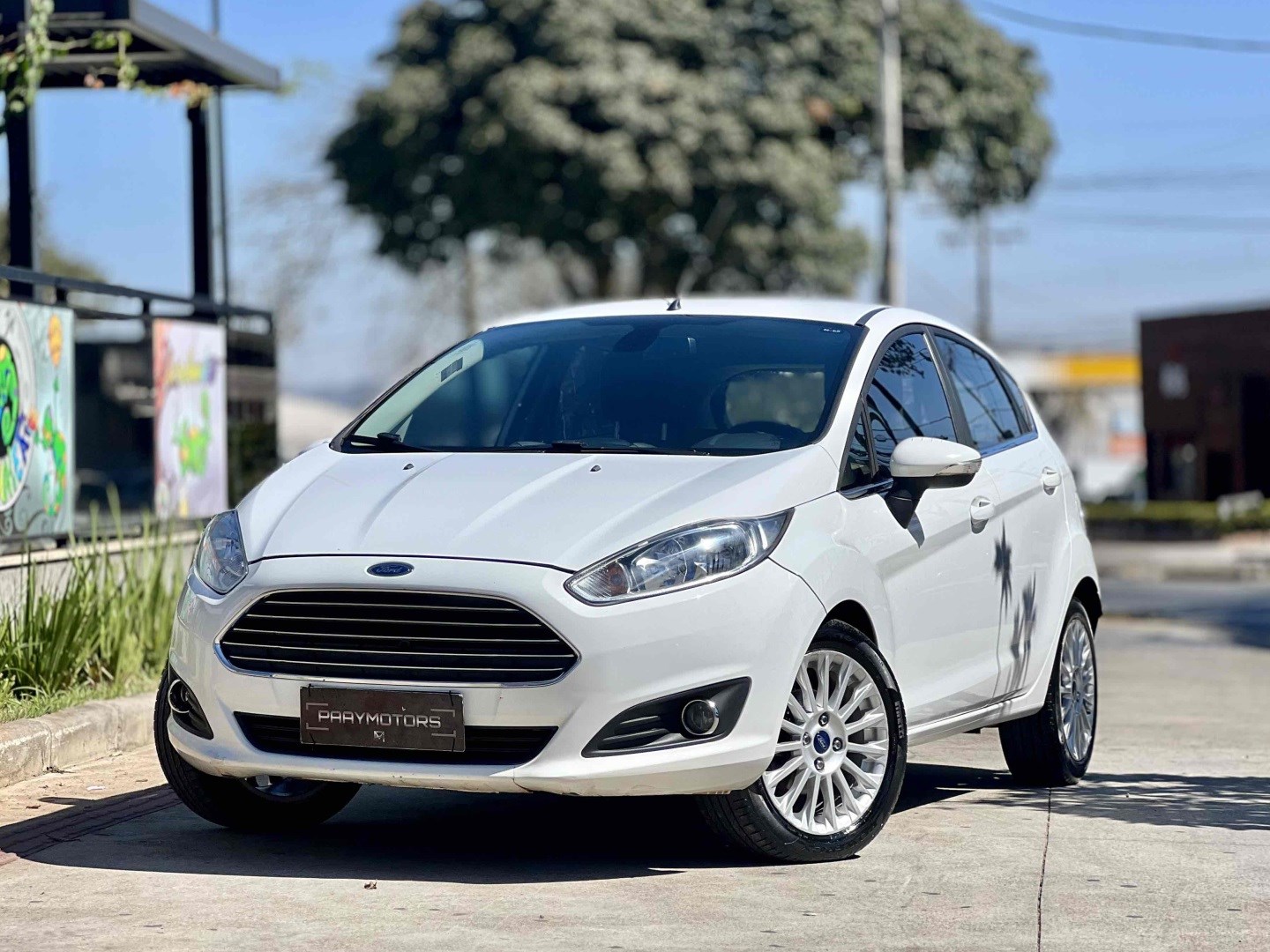 //www.autoline.com.br/carro/ford/fiesta-16-hatch-tivct-titanium-16v-flex-4p-powershif/2014/belo-horizonte-mg/24939434