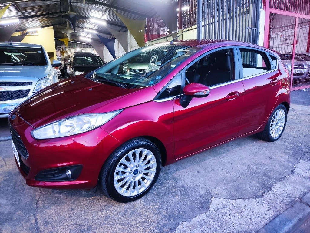 //www.autoline.com.br/carro/ford/fiesta-16-hatch-tivct-titanium-16v-flex-4p-powershif/2014/belo-horizonte-mg/24968821