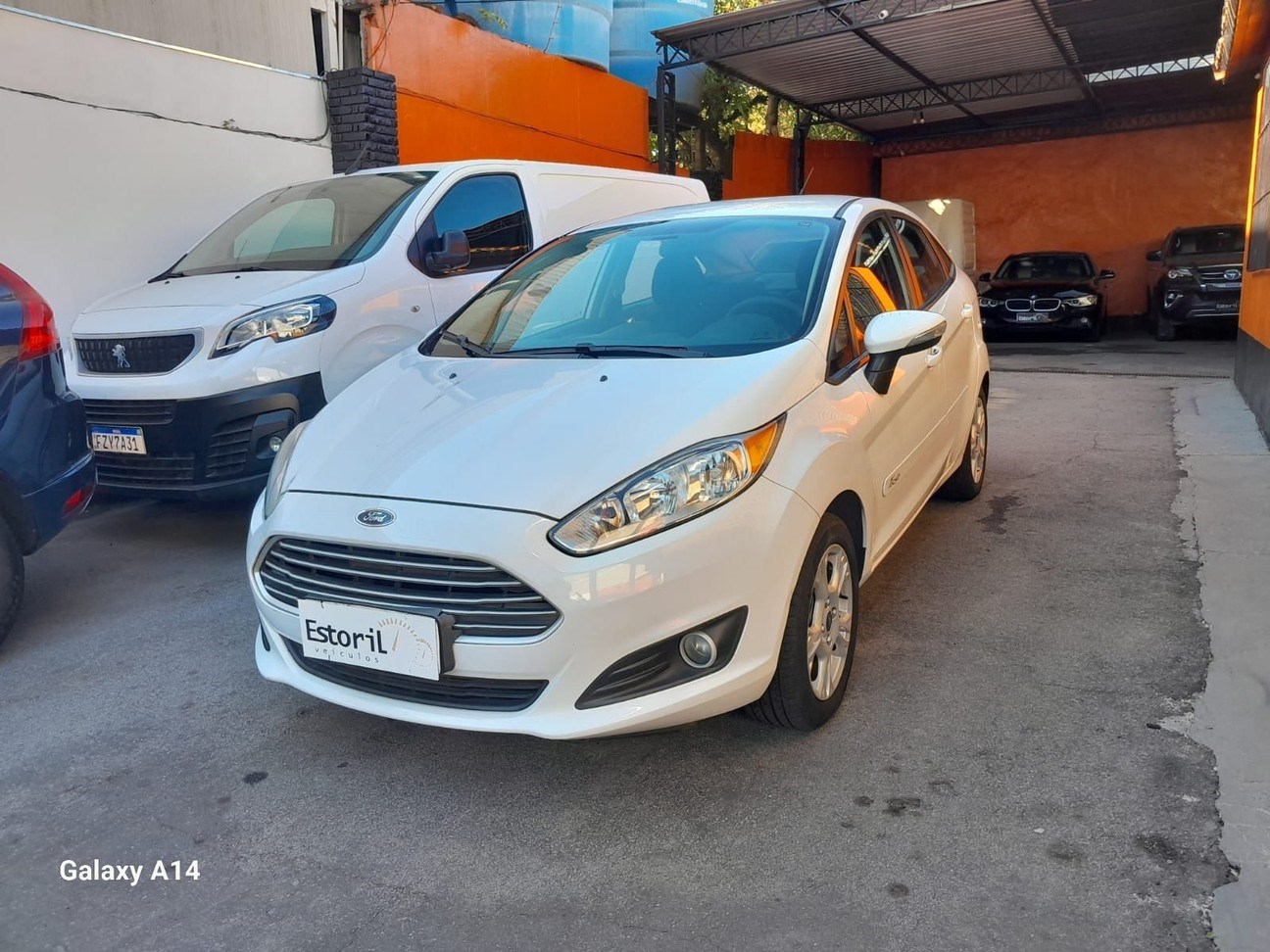 //www.autoline.com.br/carro/ford/fiesta-16-sedan-tivct-se-16v-flex-4p-manual/2014/sao-paulo-sp/24984736