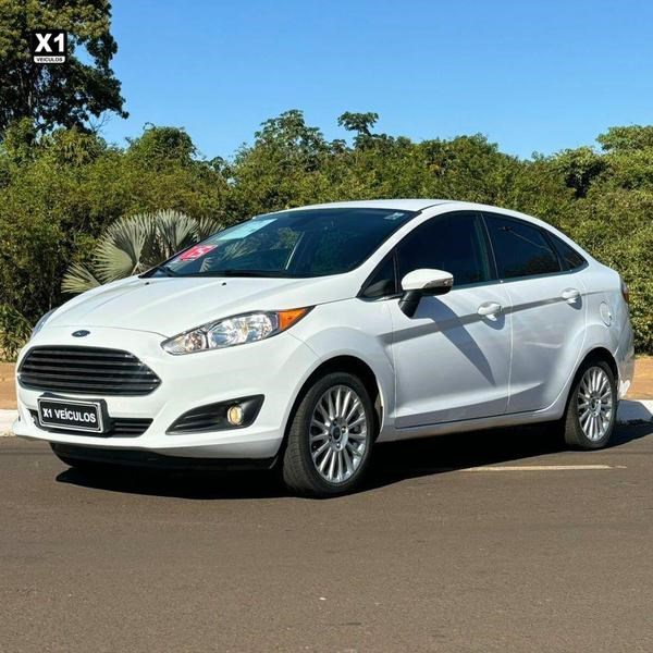 //www.autoline.com.br/carro/ford/fiesta-16-sedan-tivct-se-16v-flex-4p-manual/2015/jatai-go/25007654