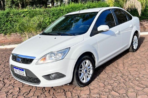 //www.autoline.com.br/carro/ford/focus-16-sedan-glx-16v-flex-4p-manual/2012/panambi-rs/17894089