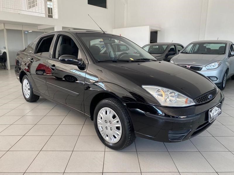 //www.autoline.com.br/carro/ford/focus-16-sedan-glx-8v-gasolina-4p-manual/2006/papanduva-sc/24020037