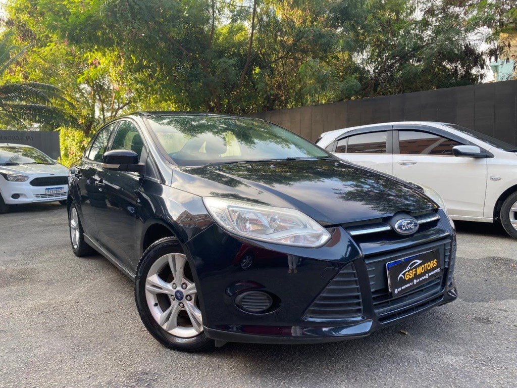 //www.autoline.com.br/carro/ford/focus-20-sedan-s-16v-flex-4p-powershift/2014/rio-de-janeiro-rj/24021867