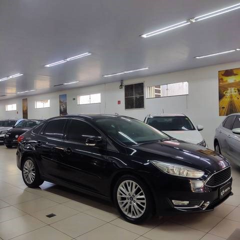 //www.autoline.com.br/carro/ford/focus-20-sedan-se-plus-fastback-16v-flex-4p-automat/2017/jau-sp/24219935