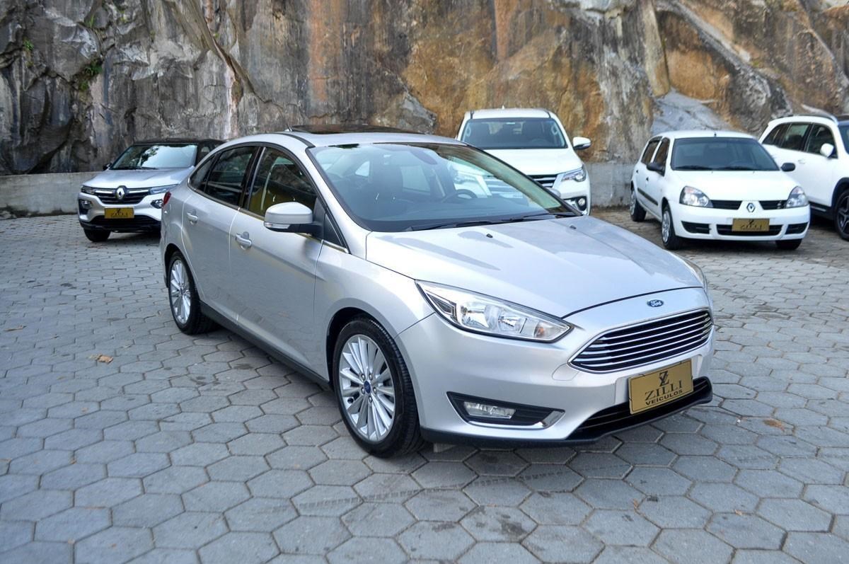 //www.autoline.com.br/carro/ford/focus-20-sedan-titanium-fastback-16v-flex-4p-automa/2017/florianopolis-sc/24238762