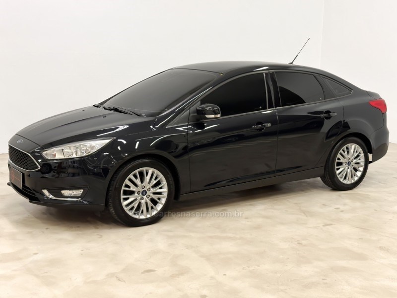 //www.autoline.com.br/carro/ford/focus-20-sedan-se-fastback-16v-flex-4p-automatizado/2016/caxias-do-sul-rs/24314238