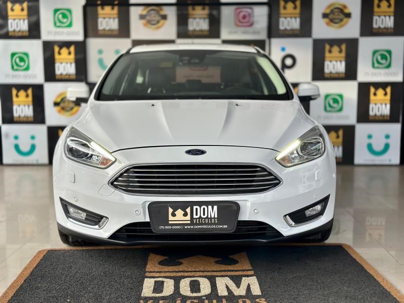//www.autoline.com.br/carro/ford/focus-20-hatch-titanium-plus-16v-flex-4p-automatiza/2017/salvador-ba/24444045