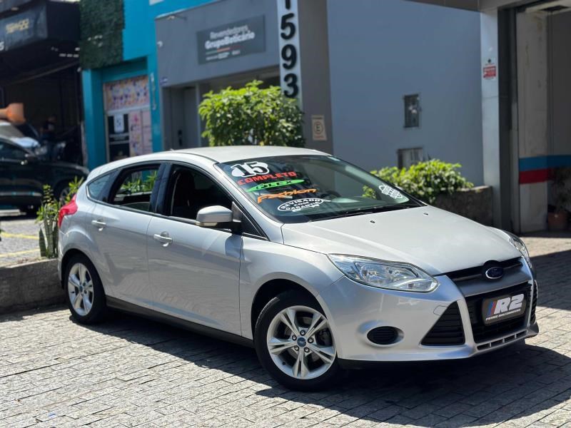 //www.autoline.com.br/carro/ford/focus-16-hatch-tivct-s-16v-flex-4p-manual/2015/sao-paulo-sp/24497835