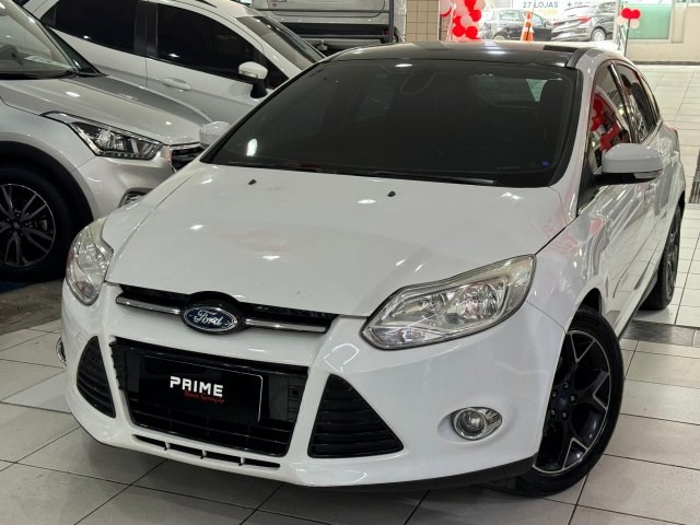 //www.autoline.com.br/carro/ford/focus-20-hatch-titanium-16v-flex-4p-powershift/2015/osasco-sp/24567401