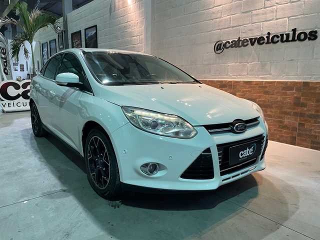 //www.autoline.com.br/carro/ford/focus-20-hatch-titanium-plus-16v-flex-4p-powershift/2015/baixo-guandu-es/24650110