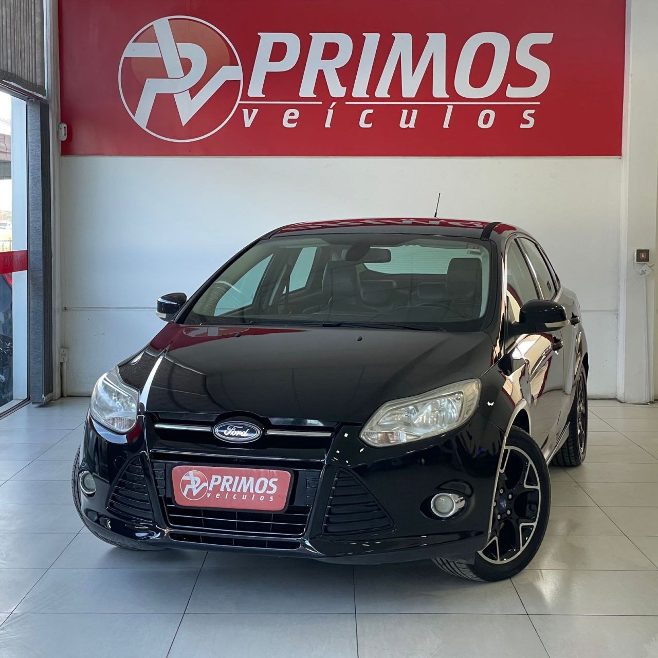 //www.autoline.com.br/carro/ford/focus-20-sedan-titanium-16v-flex-4p-powershift/2015/paulo-lopes-sc/24807497