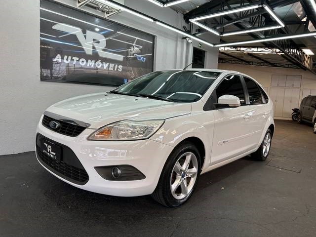 //www.autoline.com.br/carro/ford/focus-16-hatch-glx-16v-flex-4p-manual/2013/apucarana-pr/24988510