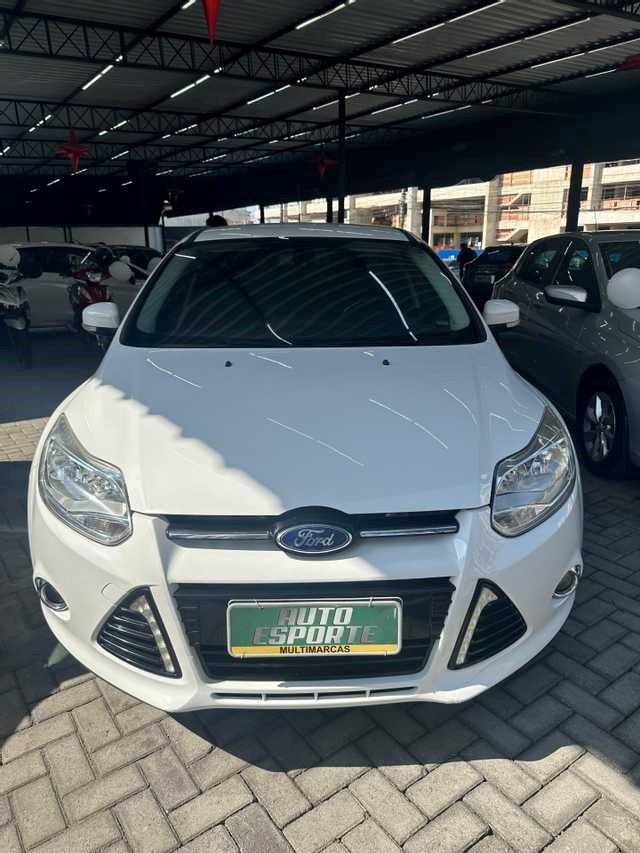 //www.autoline.com.br/carro/ford/focus-20-hatch-titanium-plus-16v-flex-4p-powershift/2015/santos-sp/25005350