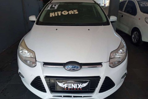 //www.autoline.com.br/carro/ford/focus-16-hatch-tivct-se-16v-flex-4p-manual/2014/sao-paulo-sp/25032077