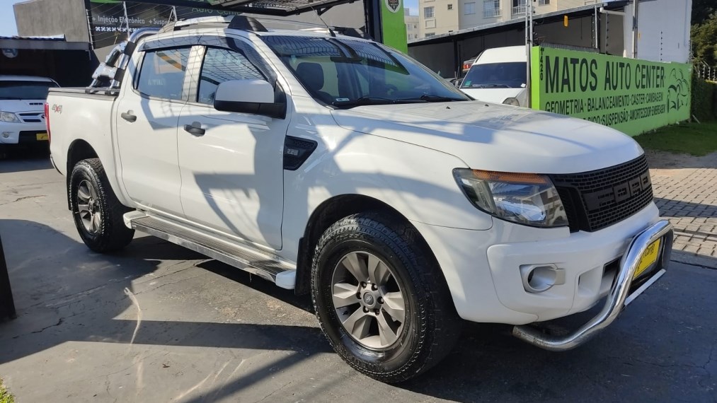 //www.autoline.com.br/carro/ford/ranger-22-cs-xl-16v-diesel-2p-4x4-turbo-manual/2013/curitiba-pr/23525507