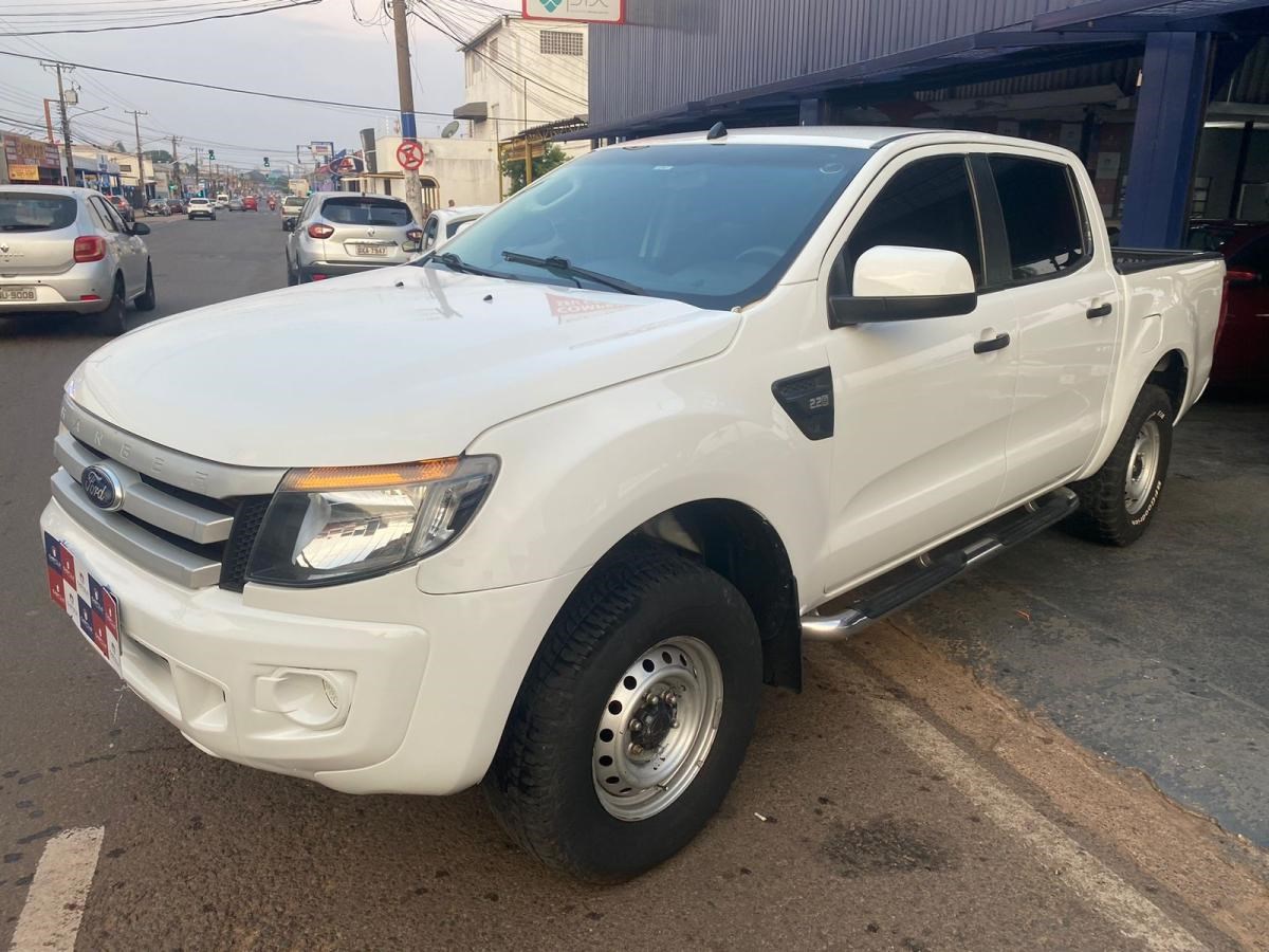 //www.autoline.com.br/carro/ford/ranger-22-xl-cd-16v-diesel-4p-4x4-turbo-manual/2015/campo-grande-ms/23541862