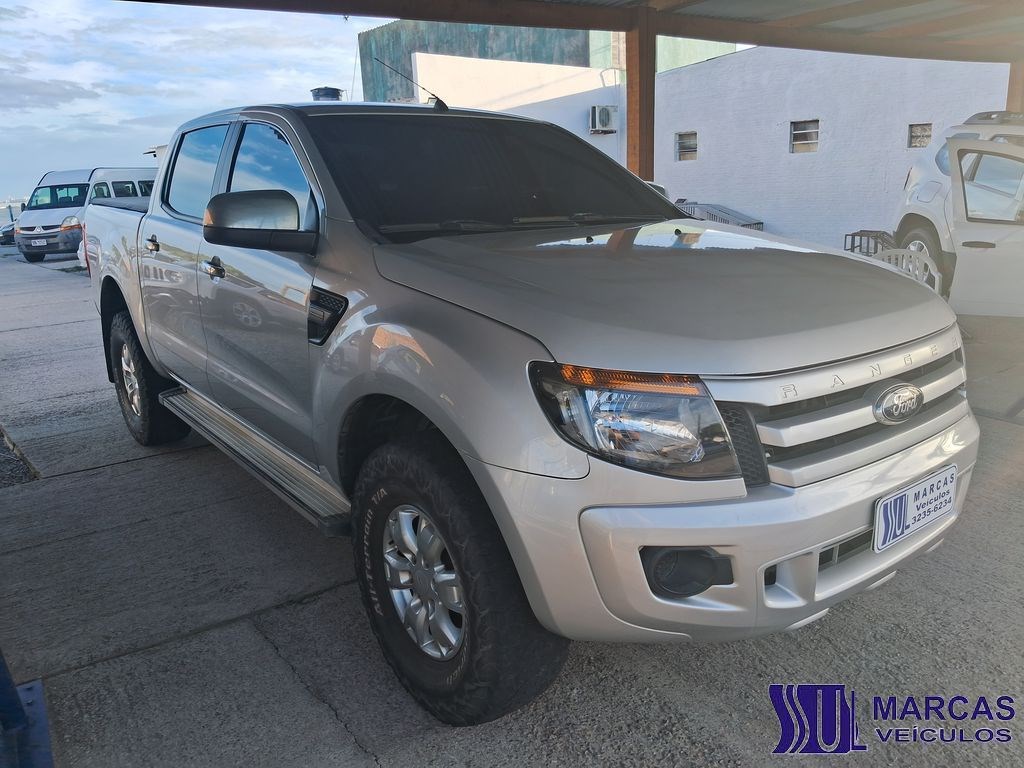 //www.autoline.com.br/carro/ford/ranger-25-cd-xls-16v-flex-4p-manual/2013/rio-grande-rs/23552892