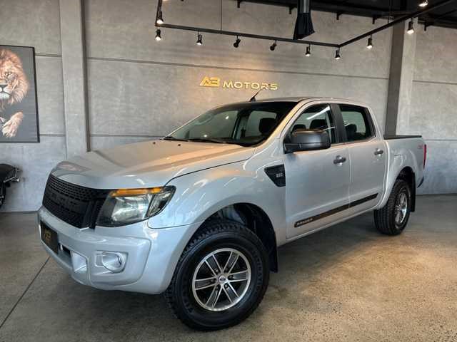 //www.autoline.com.br/carro/ford/ranger-22-chassis-xl-16v-diesel-2p-4x4-turbo-manual/2013/joinville-sc/24192945