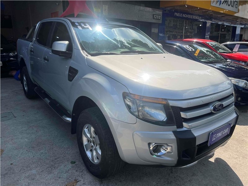//www.autoline.com.br/carro/ford/ranger-22-xl-chassis-16v-diesel-2p-4x4-turbo-manual/2014/rio-de-janeiro-rj/24699966