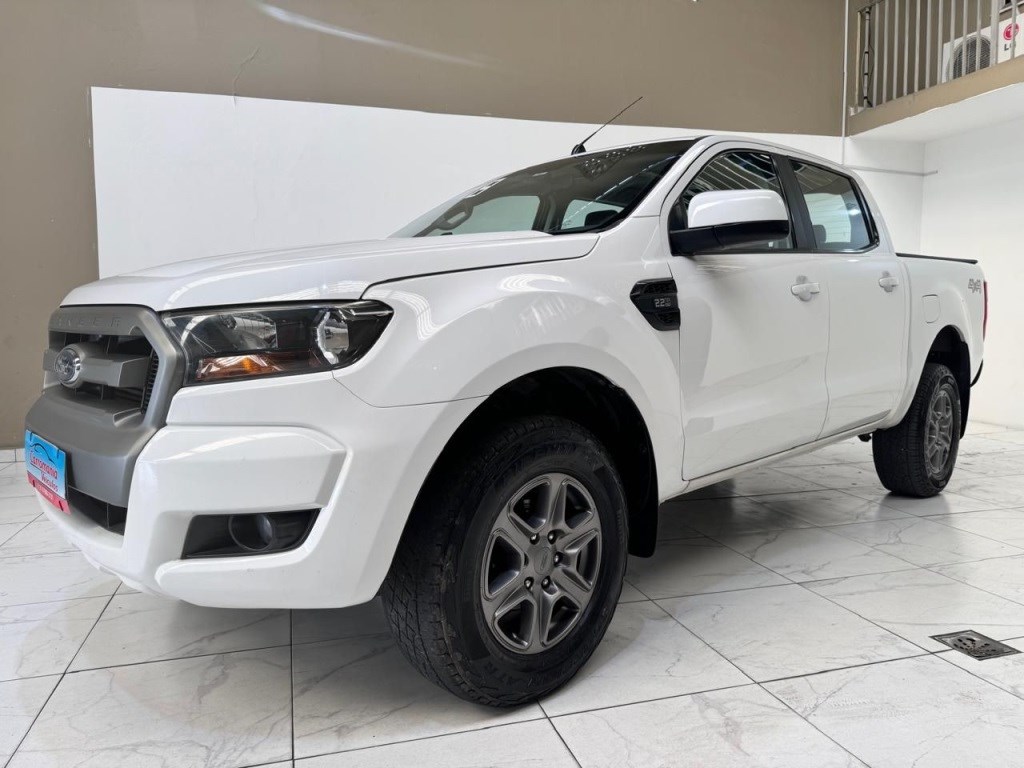 //www.autoline.com.br/carro/ford/ranger-22-cd-xls-16v-diesel-4p-4x4-turbo-automatico/2018/rio-de-janeiro-rj/24701384