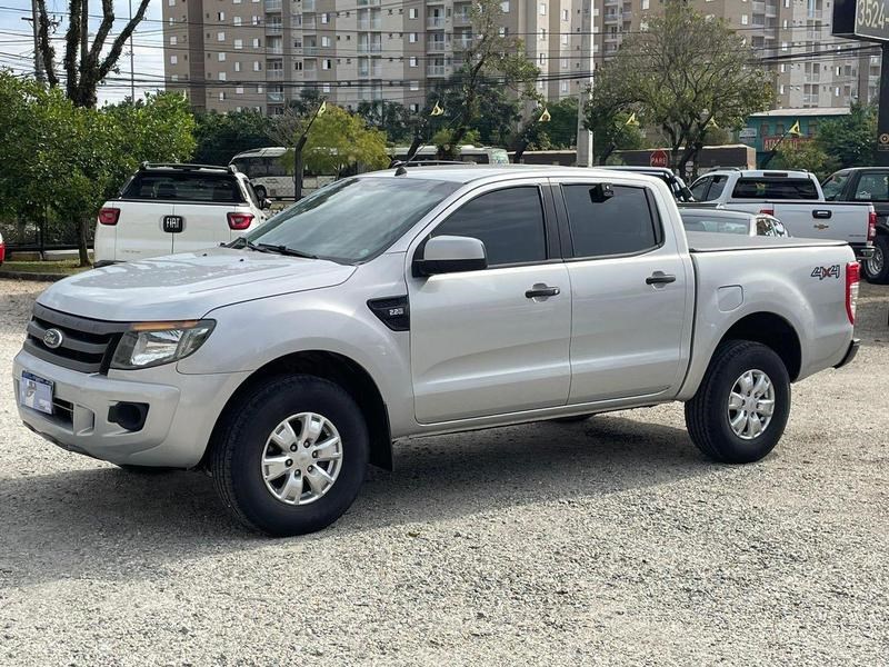 //www.autoline.com.br/carro/ford/ranger-22-cd-xl-16v-diesel-4p-4x4-turbo-manual/2014/curitiba-pr/24884843