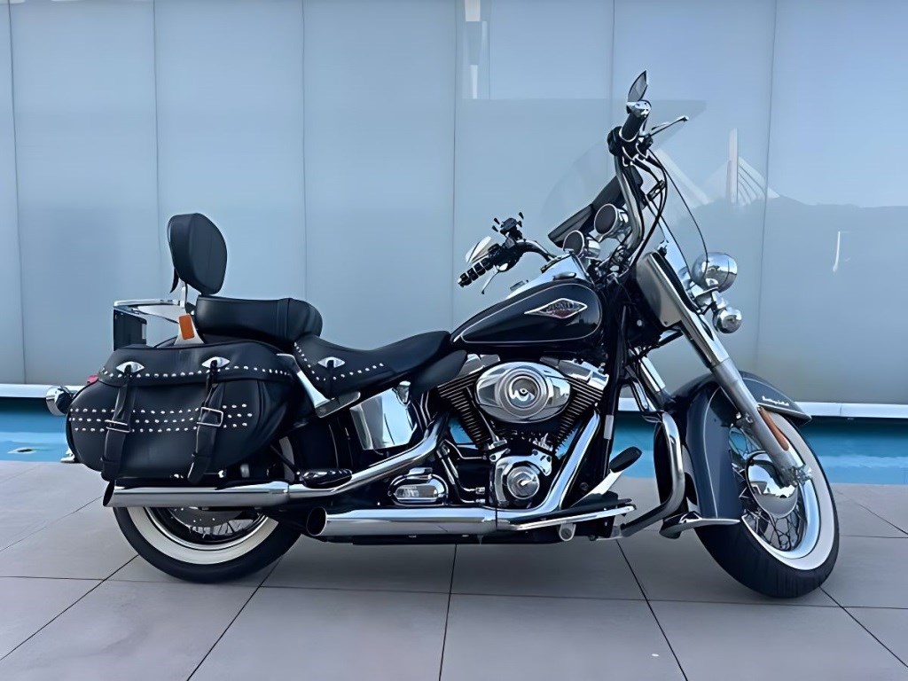 //www.autoline.com.br/moto/harley-davidson/heritage-softail-classic-flstc/2012/rio-de-janeiro-rj/24499249