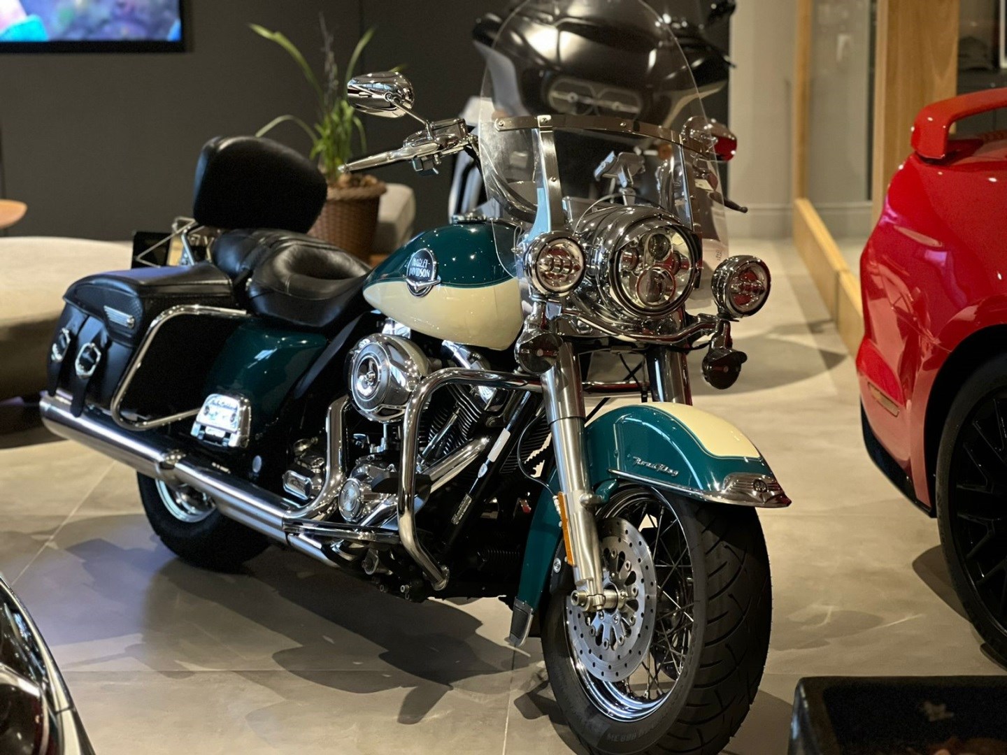 //www.autoline.com.br/moto/harley-davidson/road-king-classic-flhrc-custom-flhrsi/2009/santo-andre-sp/23575274