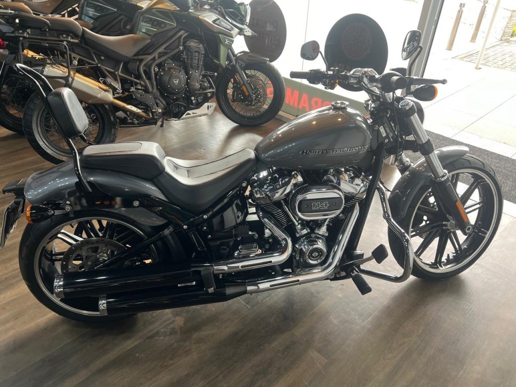 //www.autoline.com.br/moto/harley-davidson/softail-breakout-fxbrs/2021/rio-de-janeiro-rj/24813466