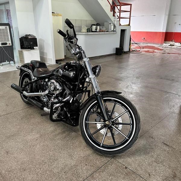 //www.autoline.com.br/moto/harley-davidson/softail-breakout-fxsb/2015/varzea-grande-mt/24964948