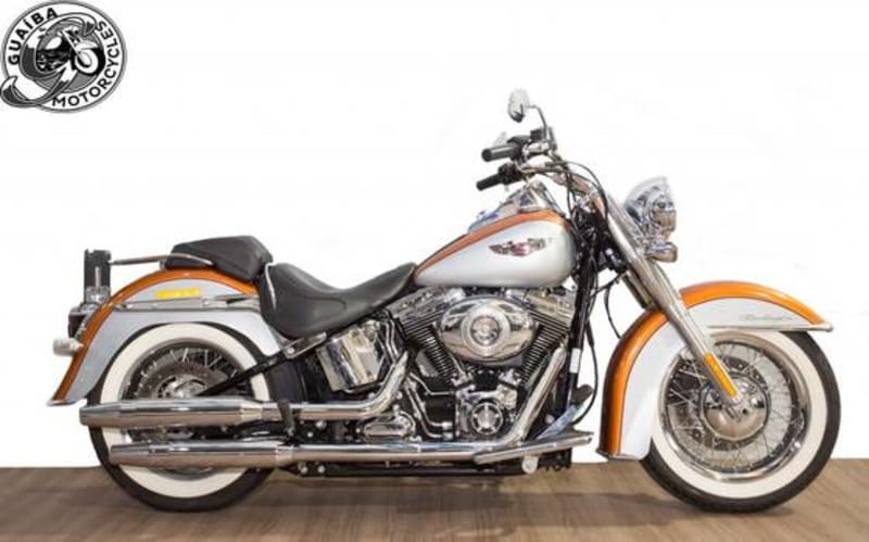 //www.autoline.com.br/moto/harley-davidson/softail-de-luxe-gas-mec-basico/2014/curitiba-pr/24456712