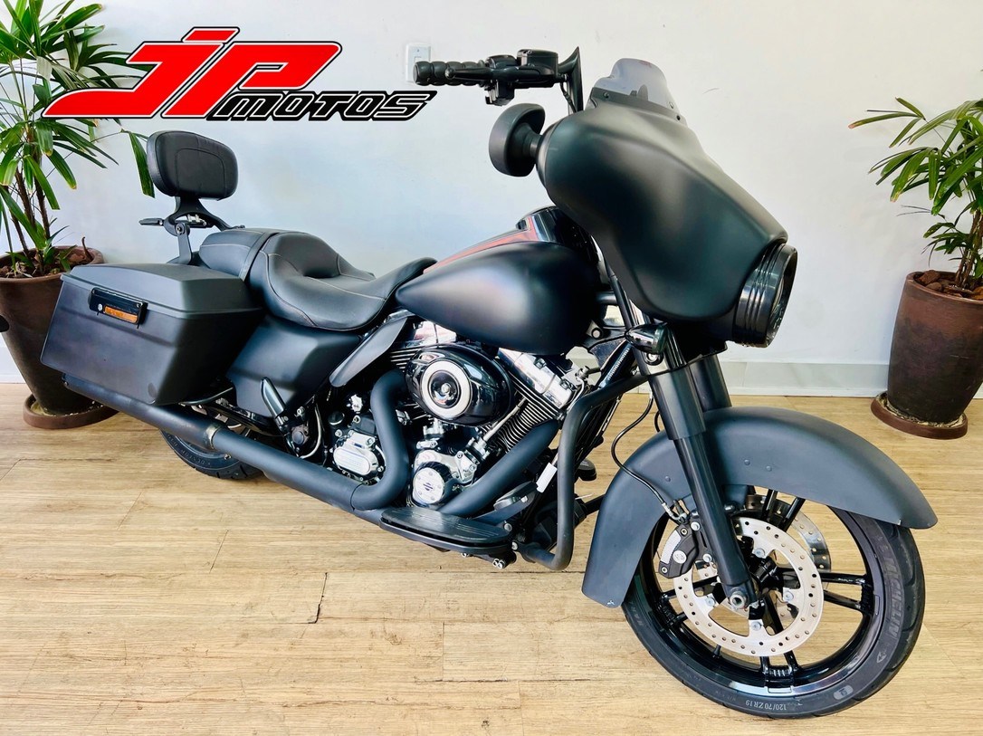 //www.autoline.com.br/moto/harley-davidson/street-glide-flhx/2012/taboao-da-serra-sp/23572696