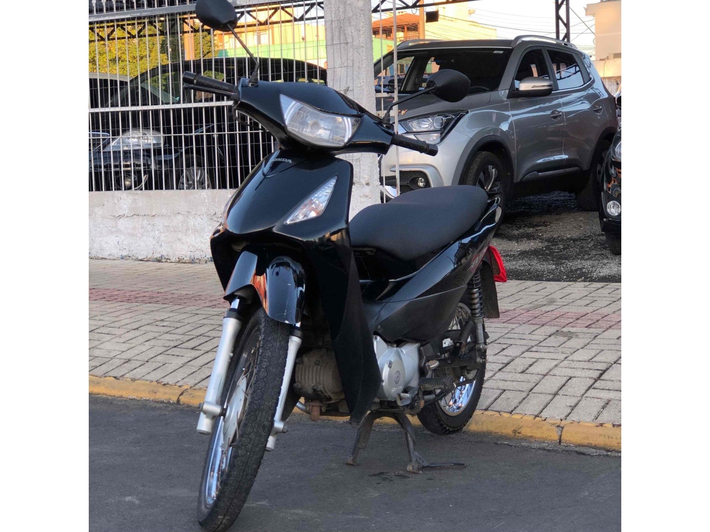 //www.autoline.com.br/moto/honda/biz-125-es-flex-etagas-aut-basico/2010/porto-uniao-sc/24327866