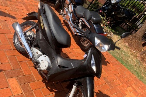 //www.autoline.com.br/moto/honda/biz-125-es-flex-etagas-aut-basico/2010/jatai-go/24599419