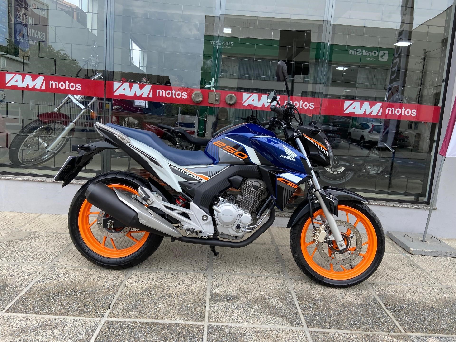 //www.autoline.com.br/moto/honda/cb-250-twister-flexflexone/2020/guaramirim-sc/23453362