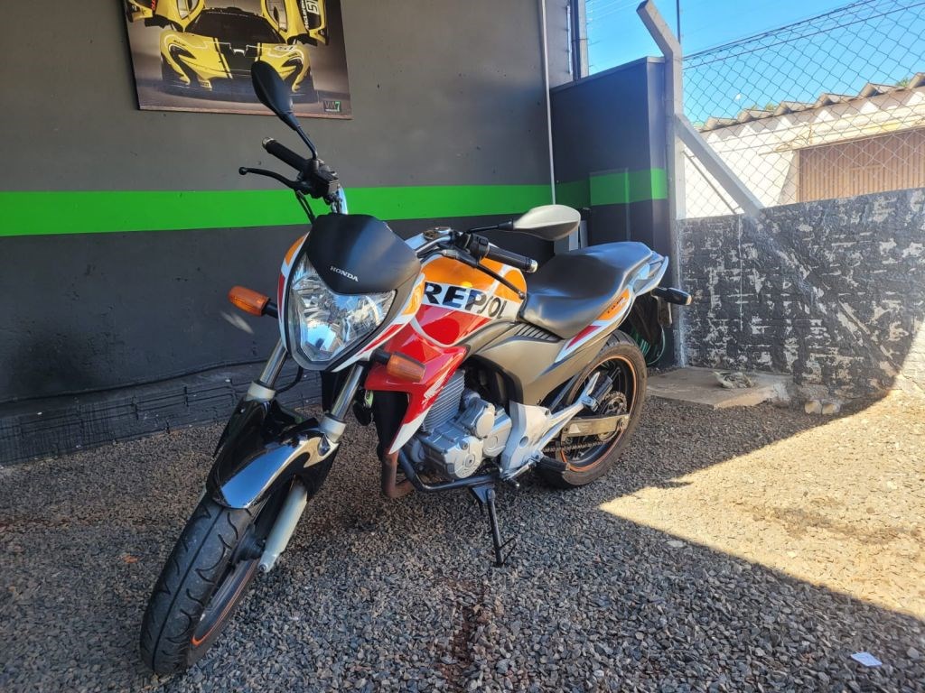 //www.autoline.com.br/moto/honda/cb-300-r-flexstd-etagas-mec-basico/2014/avare-sp/24054227
