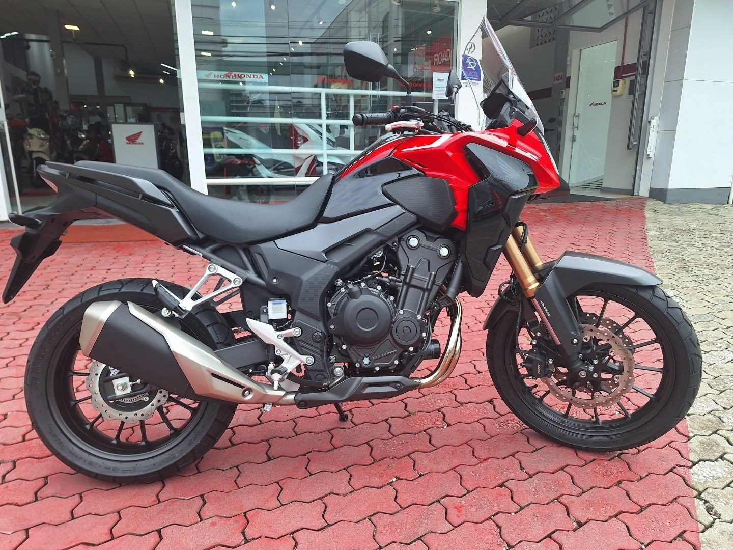 //www.autoline.com.br/moto/honda/cb-500-xabs-gas-mec-basico/2024/brusque-sc/23897123