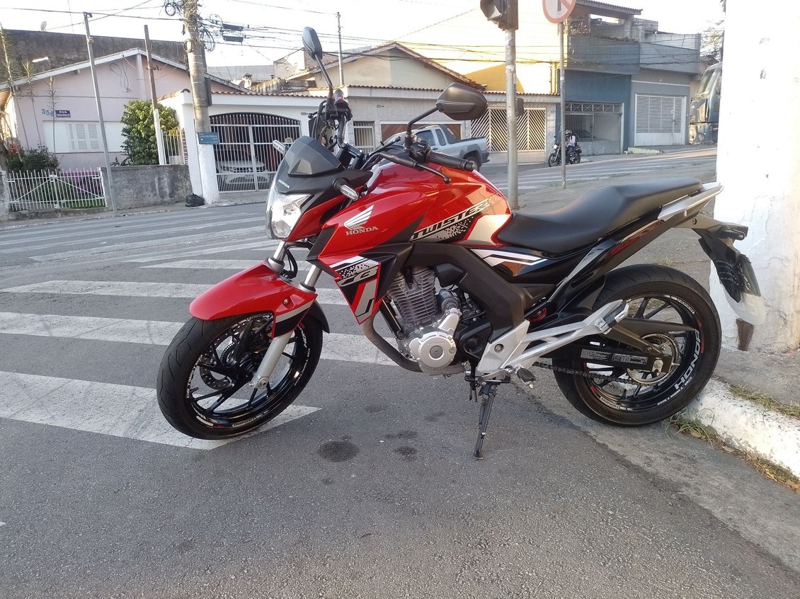 //www.autoline.com.br/moto/honda/cb-twister-250cc/2021/sao-bernardo-do-campo-sp/23983282