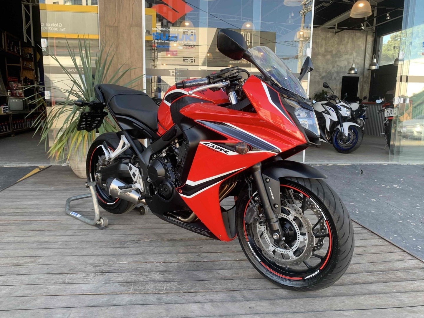 //www.autoline.com.br/moto/honda/cbr-650-fabs-gas-mec-basico/2018/amparo-sp/24479524