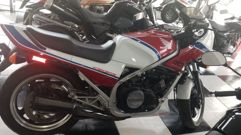 //www.autoline.com.br/moto/honda/cbx-750-four-indy/1984/curitiba-pr/24971560