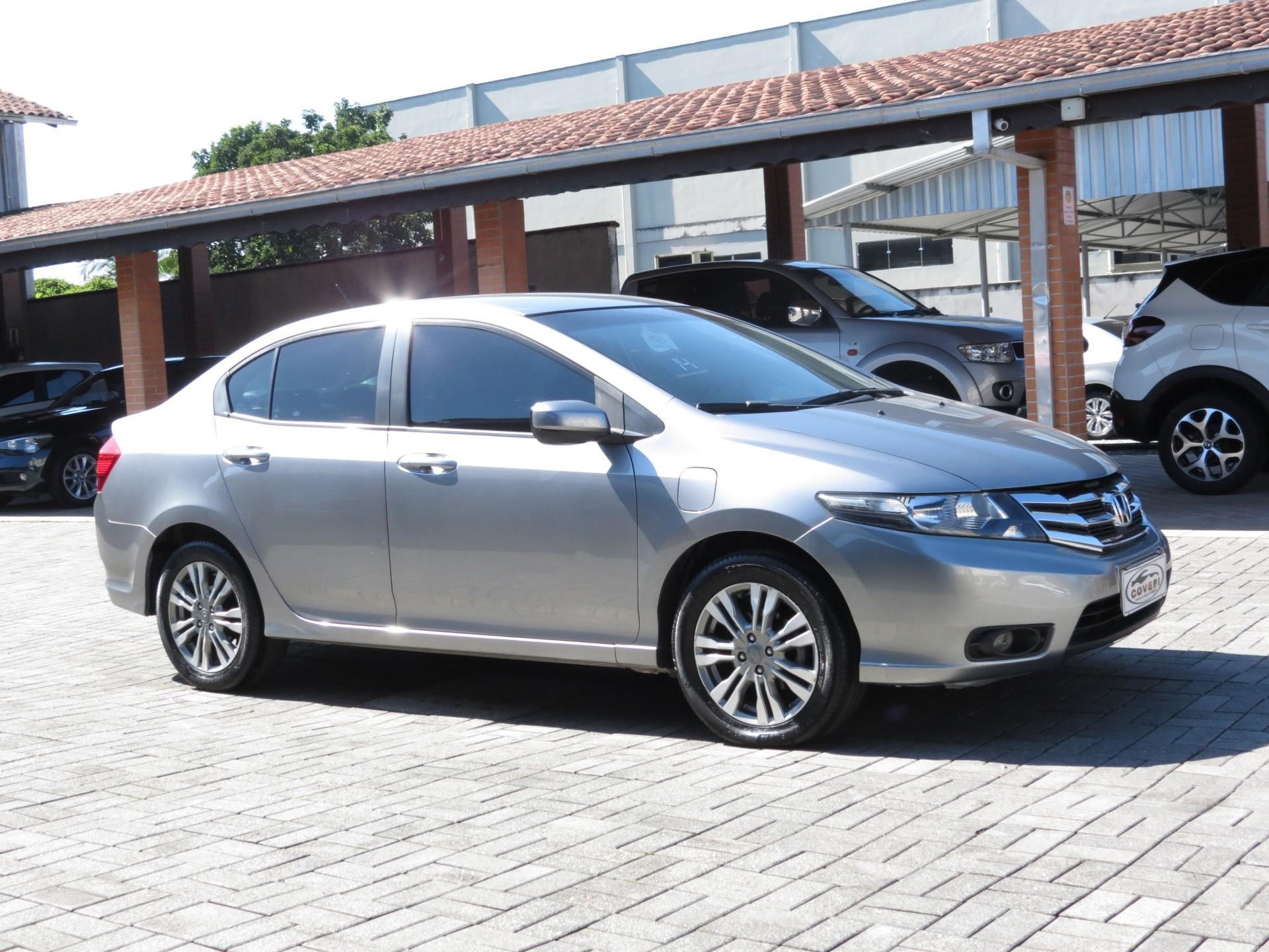 //www.autoline.com.br/carro/honda/city-15-lx-16v-flex-4p-automatico/2014/joinville-sc/23573353