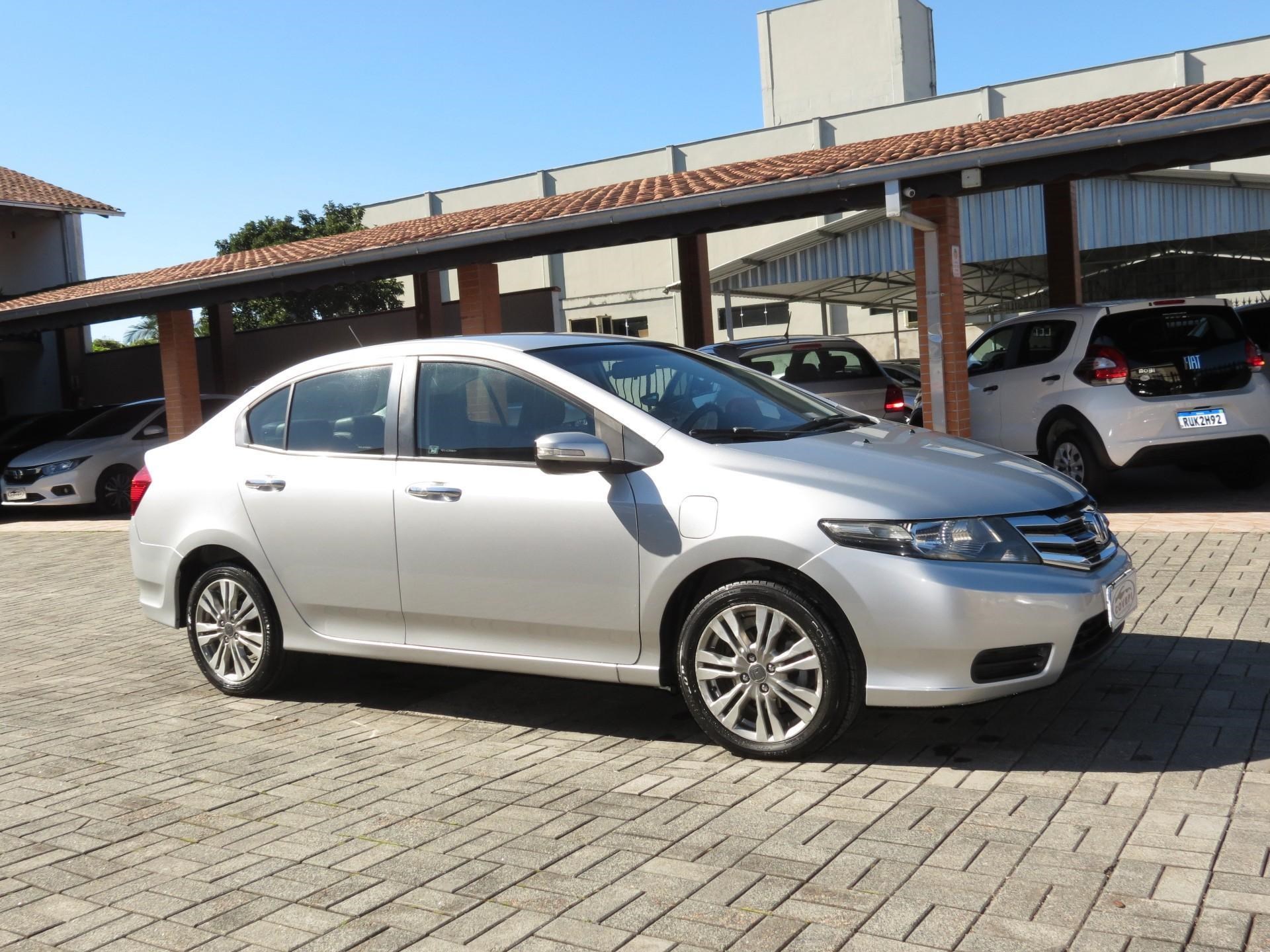//www.autoline.com.br/carro/honda/city-15-ex-16v-flex-4p-automatico/2013/joinville-sc/23638125