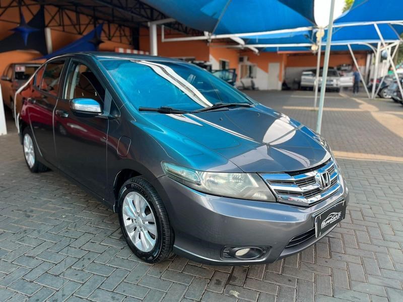 //www.autoline.com.br/carro/honda/city-15-lx-16v-flex-4p-automatico/2013/cascavel-pr/24480329