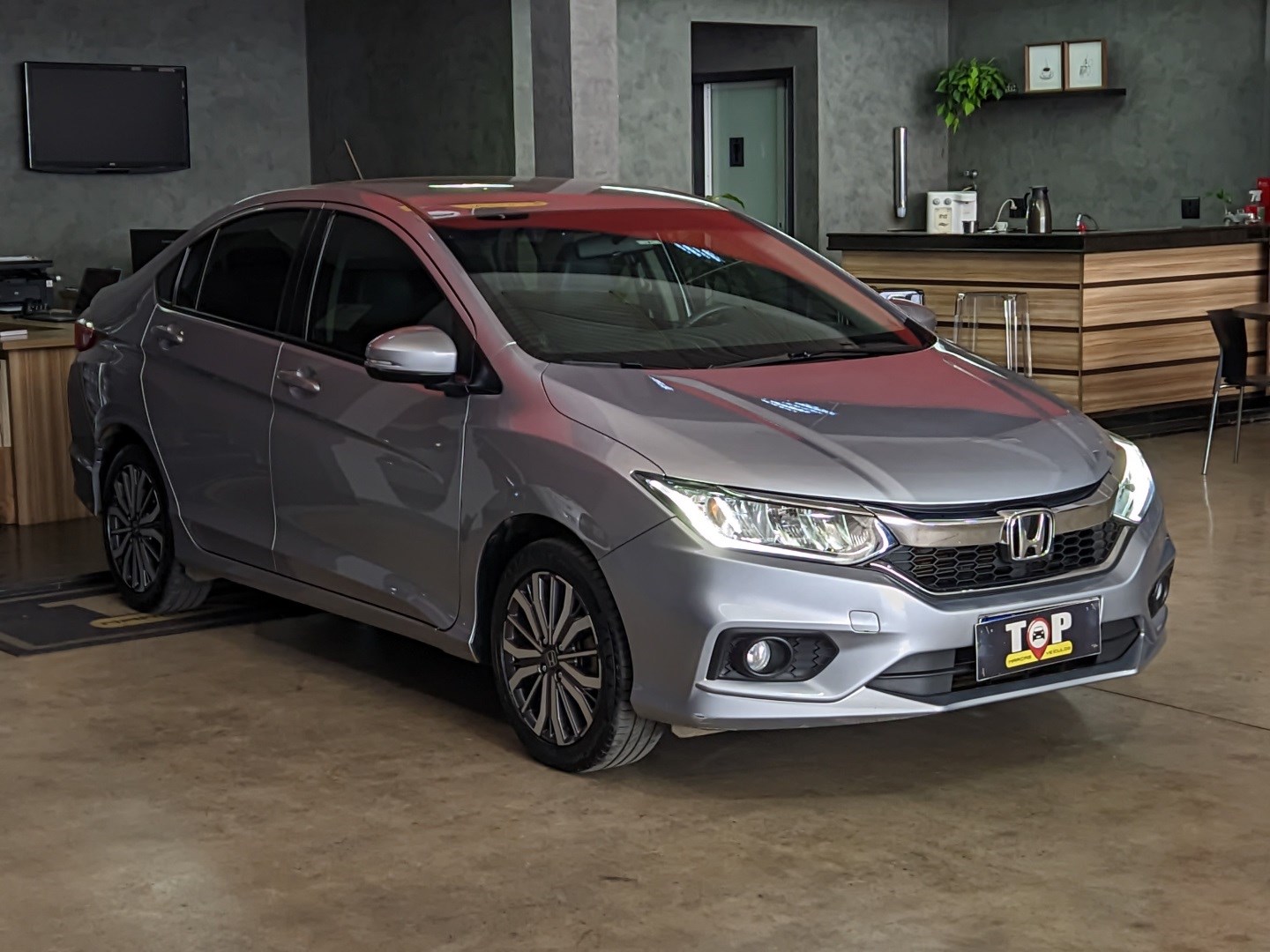 //www.autoline.com.br/carro/honda/city-15-exl-16v-flex-4p-cvt/2020/belo-horizonte-mg/24805259