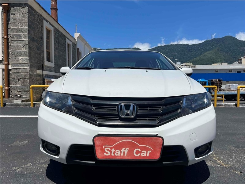 //www.autoline.com.br/carro/honda/city-15-sedan-sport-16v-flex-4p-manual/2014/rio-de-janeiro-rj/24816451