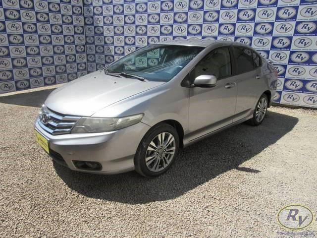 //www.autoline.com.br/carro/honda/city-15-lx-16v-flex-4p-automatico/2014/cacoal-ro/24895742