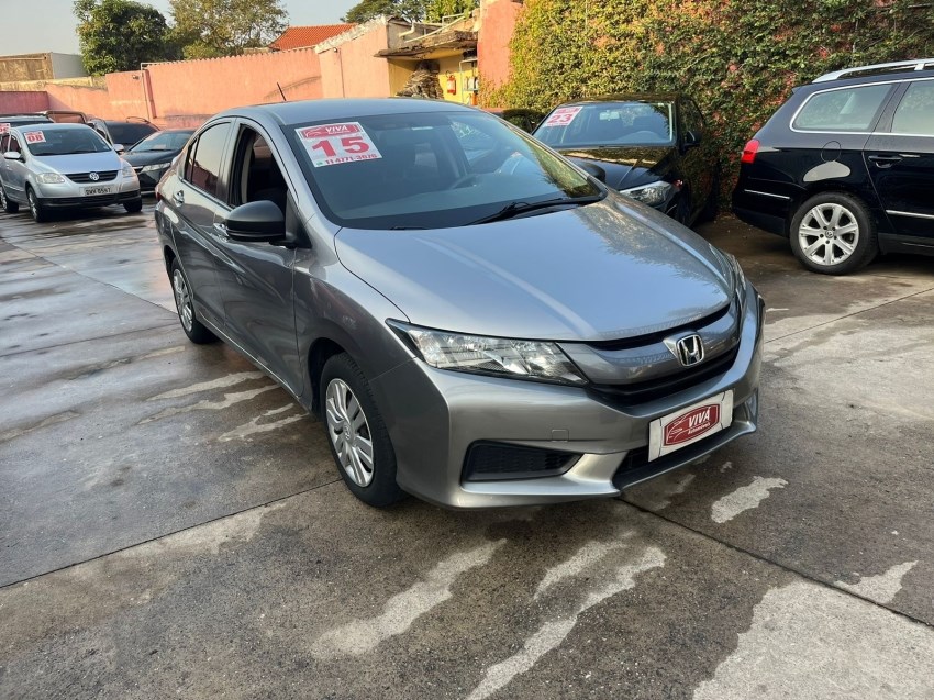//www.autoline.com.br/carro/honda/city-15-dx-16v-flex-4p-manual/2015/taboao-da-serra-sp/24920445