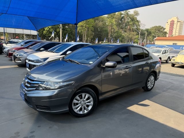 //www.autoline.com.br/carro/honda/city-15-lx-16v-flex-4p-automatico/2013/indaiatuba-sp/24994926